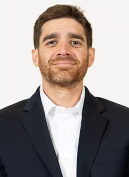 Evan Elberg portrait