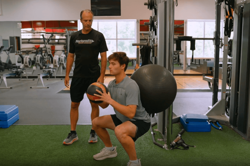 The Ultimate Leg Day Workout Routine: 10 Exercises for Stronger Legs